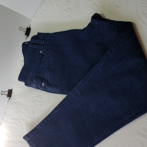 Levi's Jeans - Picture 3 of 9